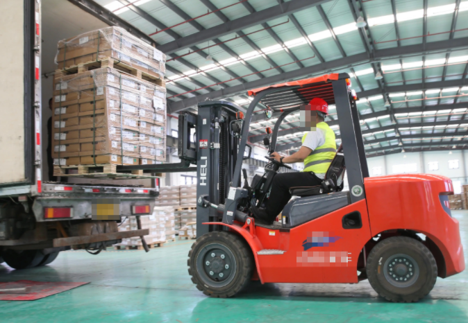 太仓叉车搬运时需牢记这些注意事项-太仓叉车搬运公司